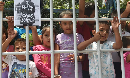 niños de inmigrantes EEUU asegura que “tiene derecho” a seguir deteniendo a menores inmigrantes